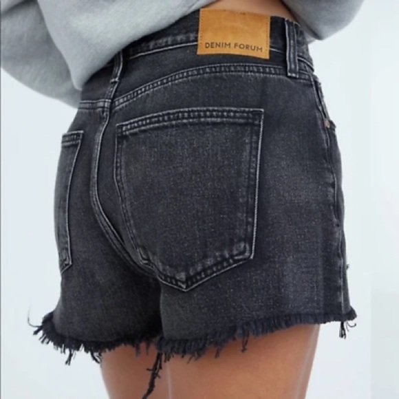 Aritzia Pants - Aritzia Denim Forum The Ex-Boyfriend High Rise Cutoff Denim Shorts Black 28